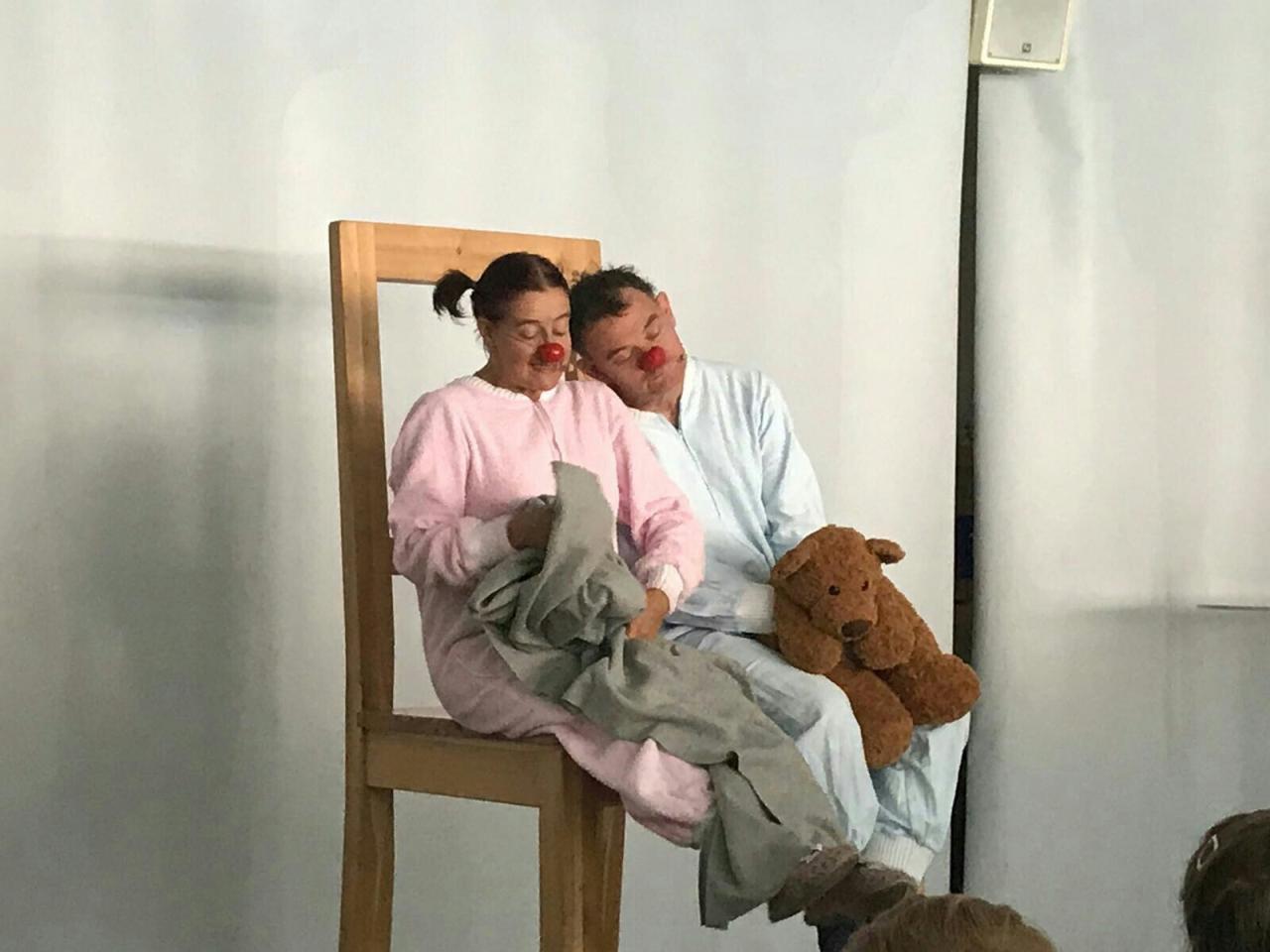 Lustiger Nachmittag mit den Clowns Herbert und Mimi.