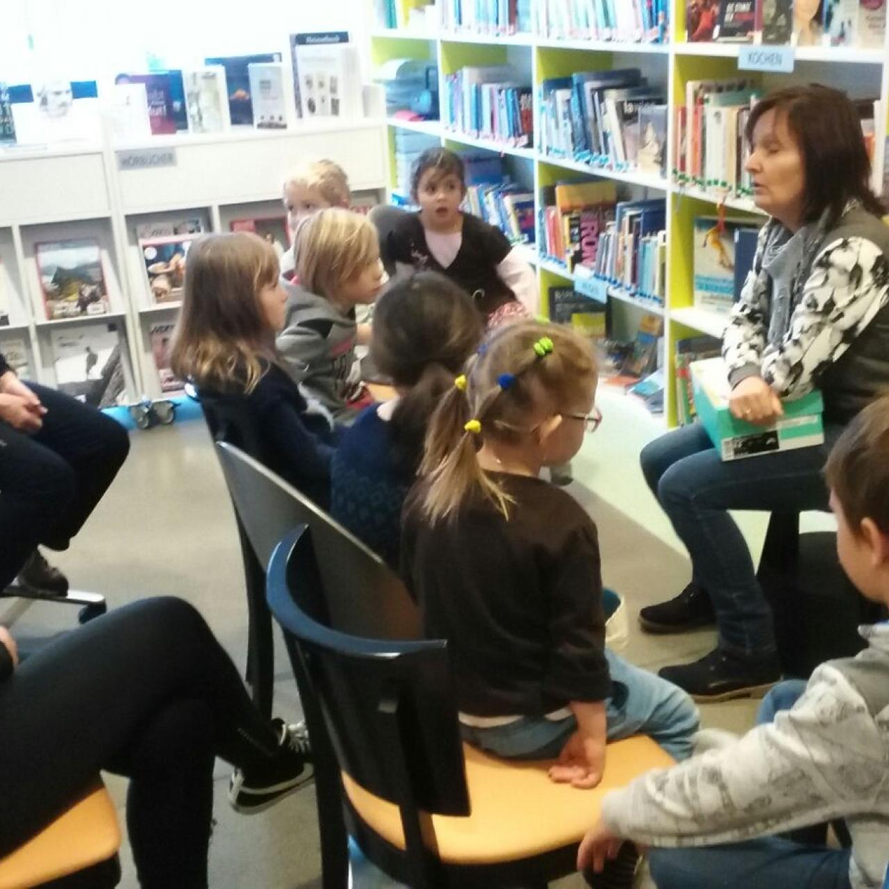 Vorlesen für die Kindergartenkinder